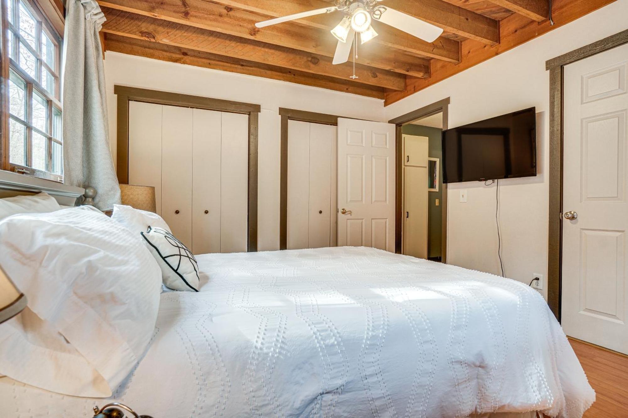 Charming Cabin With Fire Pit And Decks About 7 Mi To Helen Sautee Nacoochee Exterior foto
